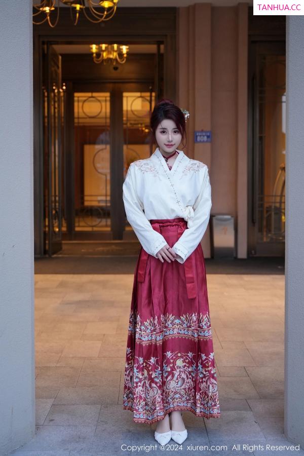 美七Mia  [XiuRen]高清写真图 2024.01.19 No.7985 美七Mia 古装美腿第7张图片